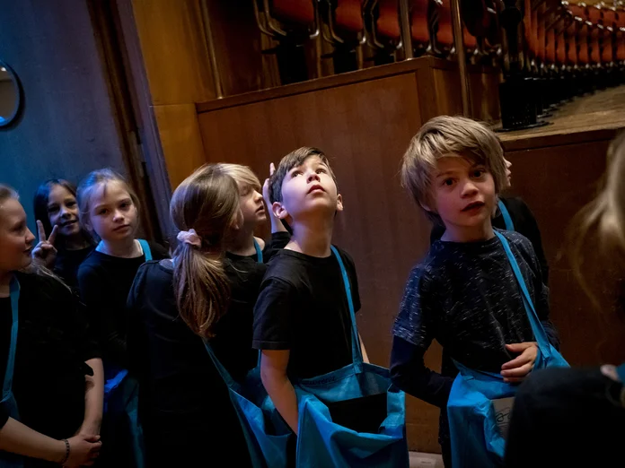 Grundschulkinder in der Kölner Philharmonie