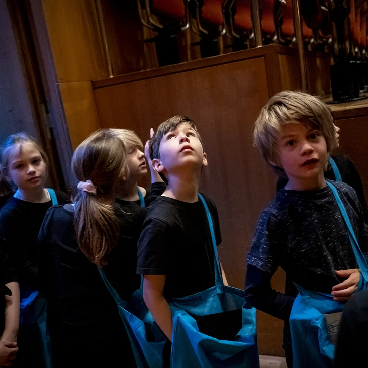 Grundschulkinder in der Kölner Philharmonie