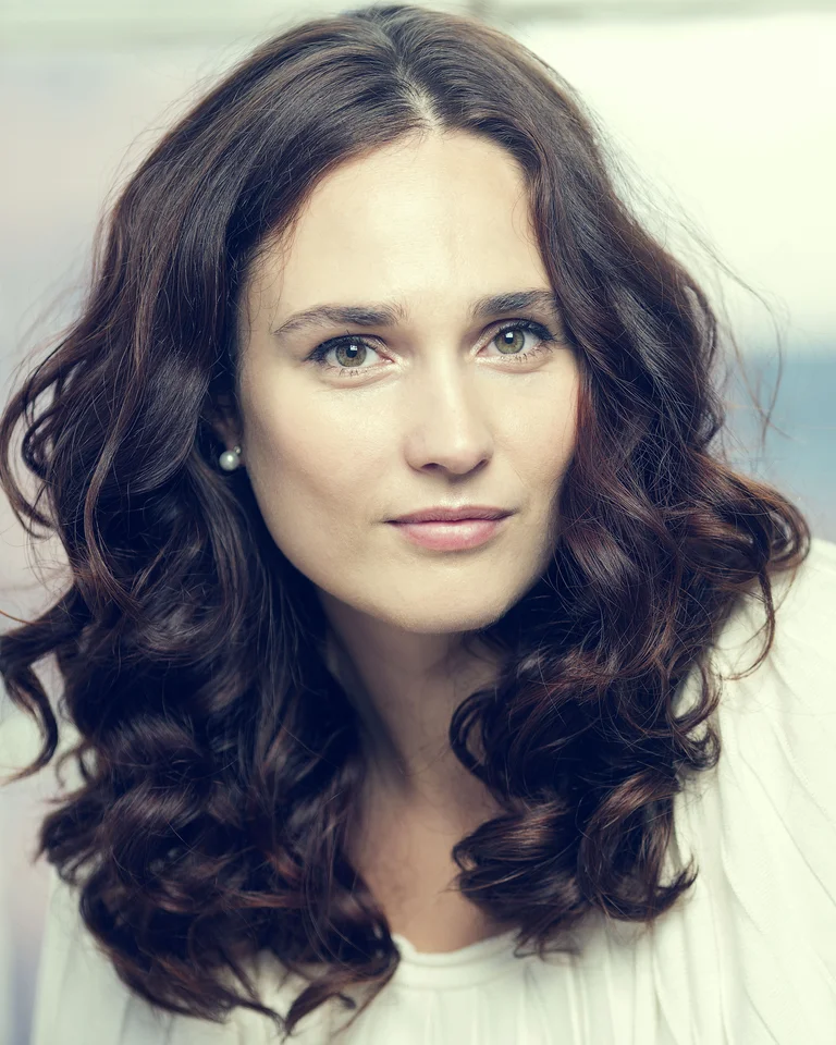 Anna Korotaeva yalangoch