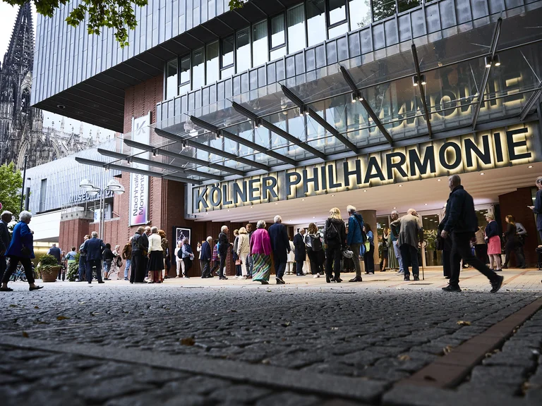 Eingang der Kölner Philharmonie