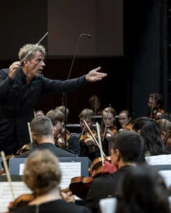 Philipp von Steinaecker mit Mahler Academy Orchestra