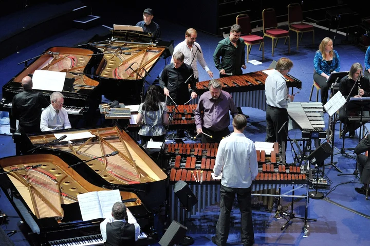 The Ensemble Modern performs Steve Reich's »Music for 18 Musicians«