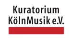 Logo des Kuratorium KölnMusik e.V. in schwarzer Schrift mit rotem Unterstrich. Es repräsentiert eine Kölner Musikorganisation.